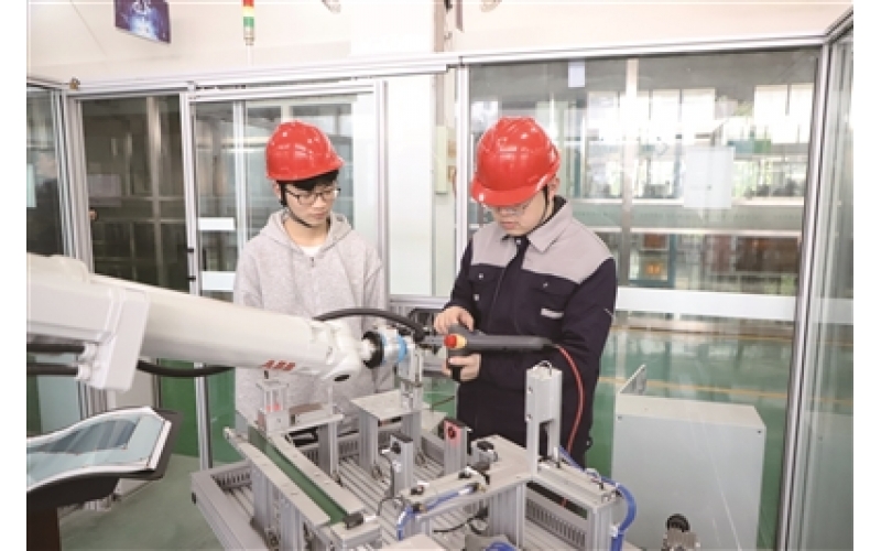 職業(yè)教育熱潮背后： 產(chǎn)教融合效應(yīng)能否延續(xù)？