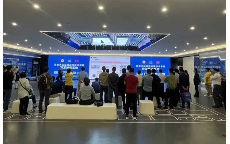 產(chǎn)學(xué)共融 I 全國(guó)汽車職教界專家蒞臨大運(yùn)AI小鎮(zhèn)